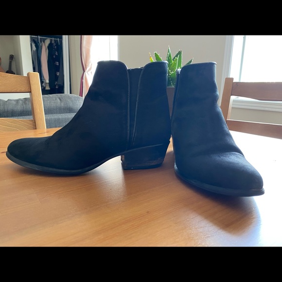 Steve Madden Black Ankle Boots - Picture 2 of 4